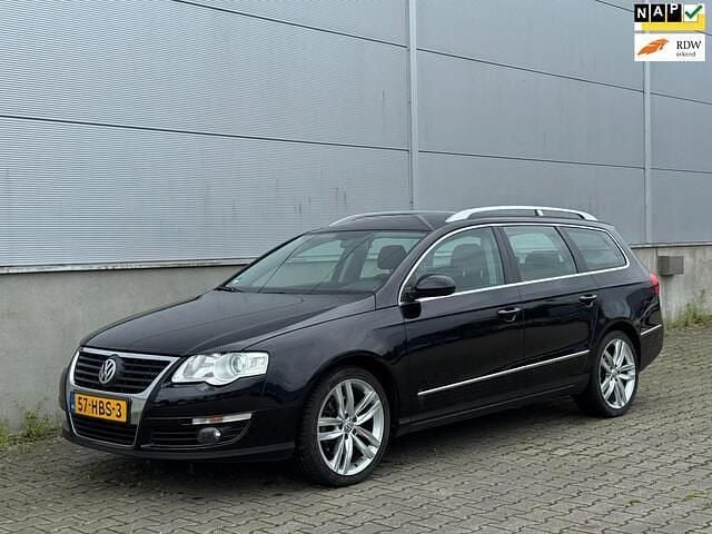 Zwart, metallic lak Gebruikt 2008 VW Passat Stationwagen | € 3.999 (Eerlijke prijs) - Afbeelding 1/4