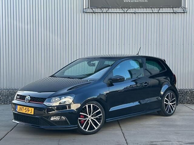 Zwart (metallic) Occasion 2016 VW Polo GTI Hatchback | € 9.450 (Goede deal) - Afbeelding 1/4