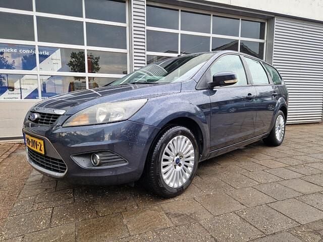 Grijs (metallic) Gebruikt 2009 Ford Focus Titanium Stationwagen | € 1.399 (Goede deal) - Afbeelding 1/4