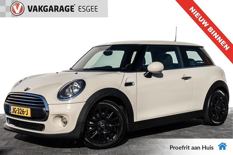 Wit Gebruikt 2016 Mini Cooper Business Hatchback | € 10.740 (Eerlijke prijs) - Afbeelding 1/4