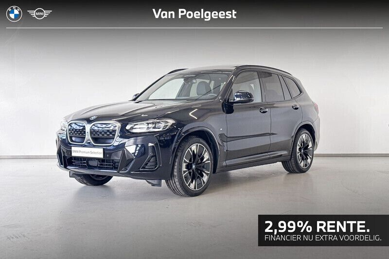 M carbonschwarz metallic (zwart metallic) Gebruikt 2024 BMW iX3 Executive SUV | € 58.895 (Eerlijke prijs) - Afbeelding 1/4