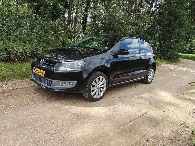 Zwart Gebruikt 2010 VW Polo Comfortline Hatchback | € 3.500 (Super prijs) - Afbeelding 1/4