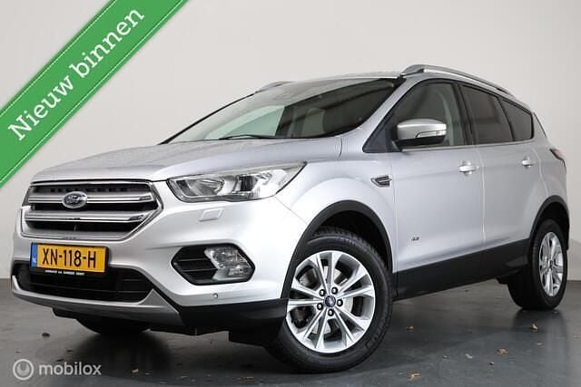 Grijs Gebruikt 2018 Ford Kuga Titanium SUV | € 6.900 - Afbeelding 1/4