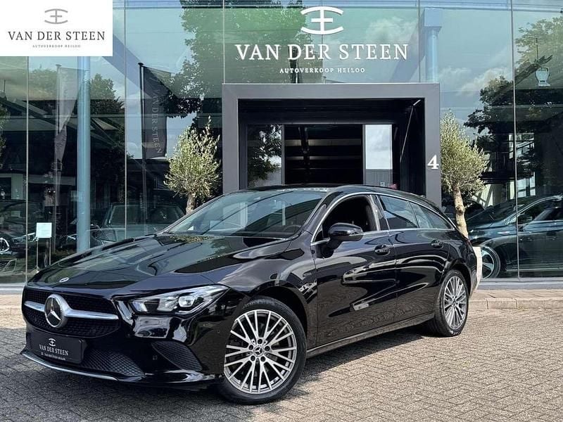 Zwart Gebruikt 2021 Mercedes CLA250e Shooting Brake Advantage Stationwagen | € 26.950 (Super prijs) - Afbeelding 1/4