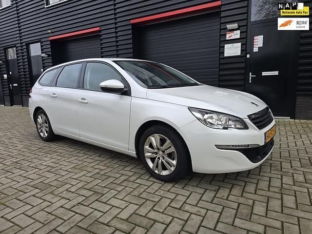 Wit Occasion 2015 Peugeot 308 SW Stationwagen | € 3.250 (Goede deal) - Afbeelding 1/4