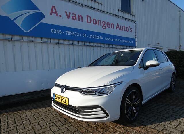 Occasion VW Golf VII R-line 150 PK (110 kW) 2021 Wit Hatchback