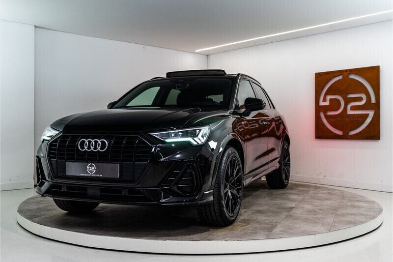 Zwart Gebruikt 2021 Audi Q3 Basis SUV | € 37.980 (Duur) - Afbeelding 1/4
