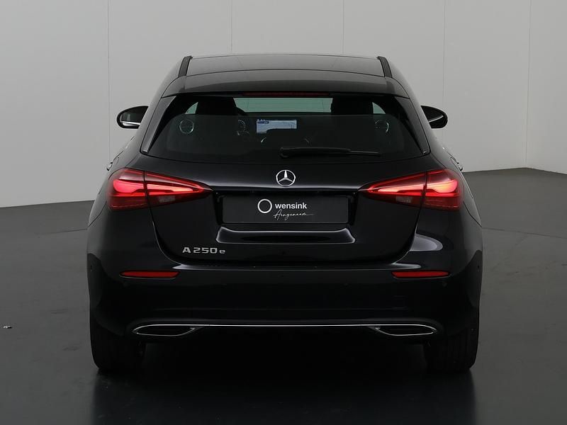 Occasion Mercedes A250 Luxury 218 PK (160 kW) 2025 Zwart Hatchback