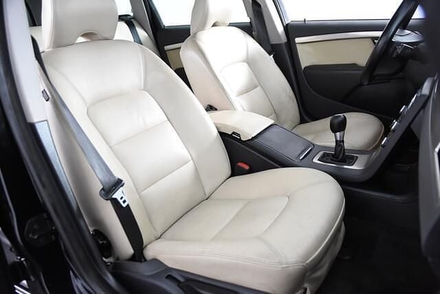 Occasion Volvo V70 Summum 165 PK (121 kW) 2010 Zwart Stationwagen