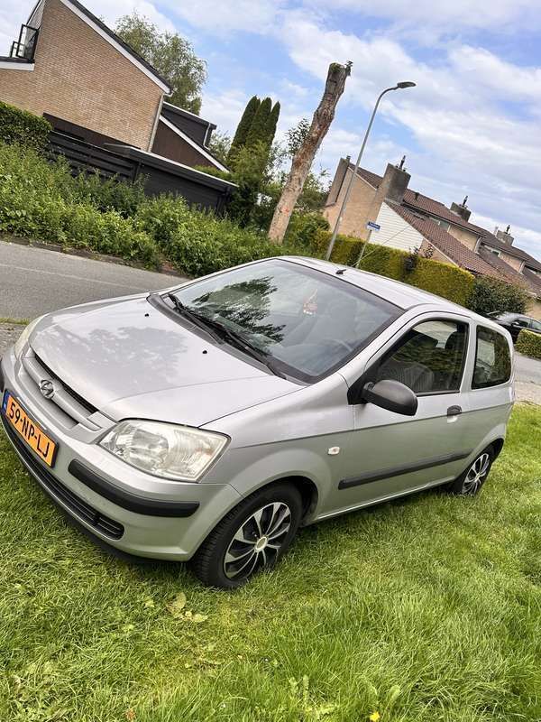 Grijs Gebruikt 2004 Hyundai Getz Hatchback | € 1.499 (Eerlijke prijs) - Afbeelding 1/4