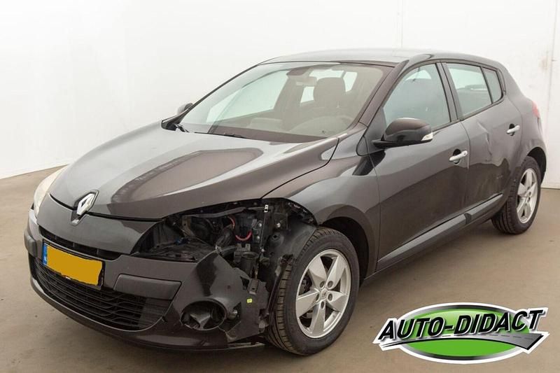 Zwart Occasion 2009 Renault Mégane III Dynamique Hatchback | € 1.400 (Super prijs) - Afbeelding 1/4