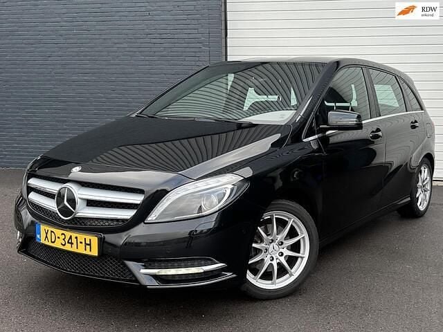 Zwart Gebruikt 2013 Mercedes B180 MPV | € 7.350 (Super prijs) - Afbeelding 1/4