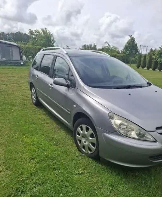 Grijs Gebruikt 2004 Peugeot 307 Stationwagen | € 500 (Goede deal) - Afbeelding 1/4