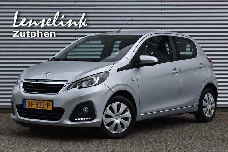 Grijs Gebruikt 2019 Peugeot 108 Active Hatchback | € 7.940 (Eerlijke prijs) - Afbeelding 1/3