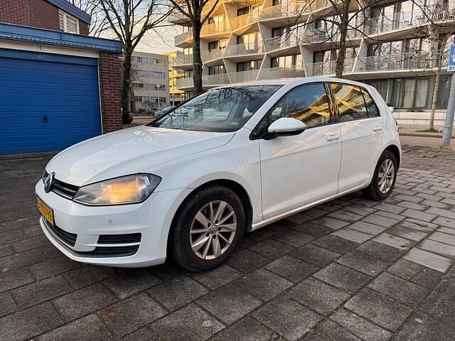 Wit Occasion 2013 VW Golf VII Comfortline Hatchback | € 4.500 (Eerlijke prijs) - Afbeelding 1/4