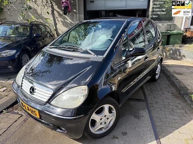 Zwart Gebruikt 2002 Mercedes A140 Elegance MPV | € 1.499 (Eerlijke prijs) - Afbeelding 1/4