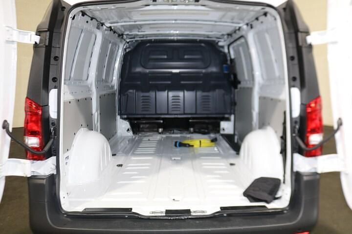 Nieuw Mercedes e-Vito 150 kW (204 PK) 2025 Wit MPV
