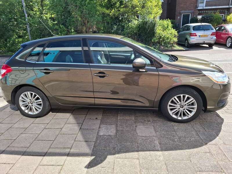 Bruin Gebruikt 2012 Citroën C4 Hatchback | € 6.500 (Eerlijke prijs) - Afbeelding 1/4