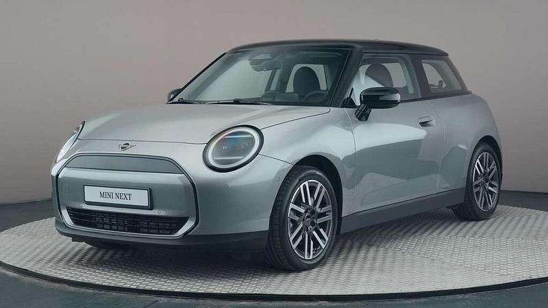 Grijs Nieuw 2024 Mini Cooper Classic Hatchback | € 29.990 (Goede deal) - Afbeelding 1/4