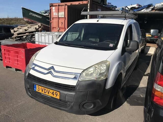 Wit Gebruikt 2009 Citroën Berlingo Comfort MPV | € 950 (Goede deal) - Afbeelding 1/4