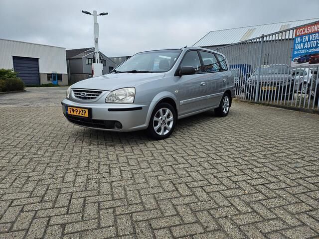 Grijs Gebruikt 2004 Kia Carens MPV | € 2.950 - Afbeelding 1/4