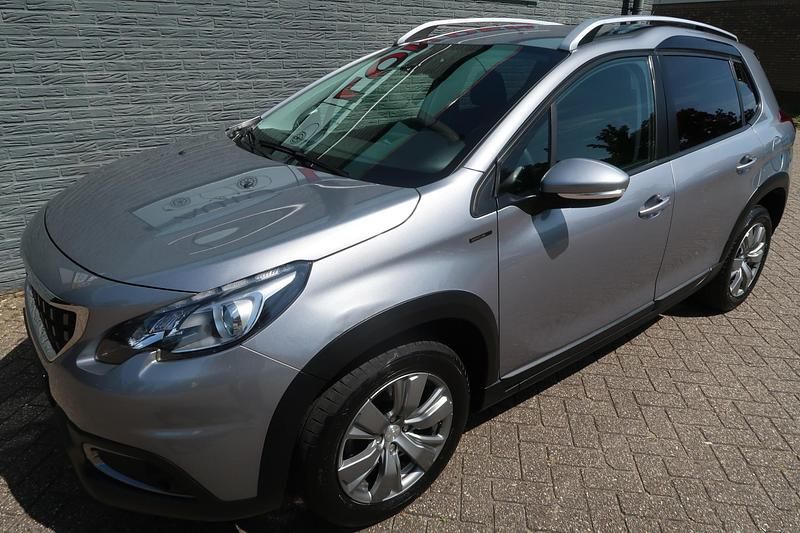 Grijs (metallic) Occasion 2019 Peugeot 2008 Allure SUV | € 13.333 (Eerlijke prijs) - Afbeelding 1/4