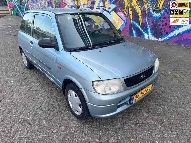Blauw Occasion 2002 Daihatsu Cuore Hatchback | € 795 (Eerlijke prijs) - Afbeelding 1/4