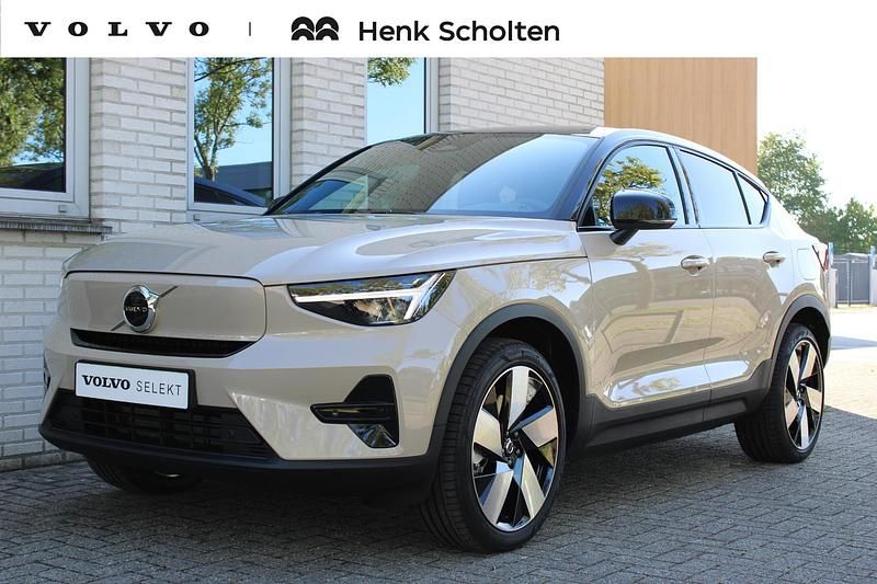 Beige Occasion 2025 Volvo EC40 Plus SUV | € 49.750 (Eerlijke prijs) - Afbeelding 1/3