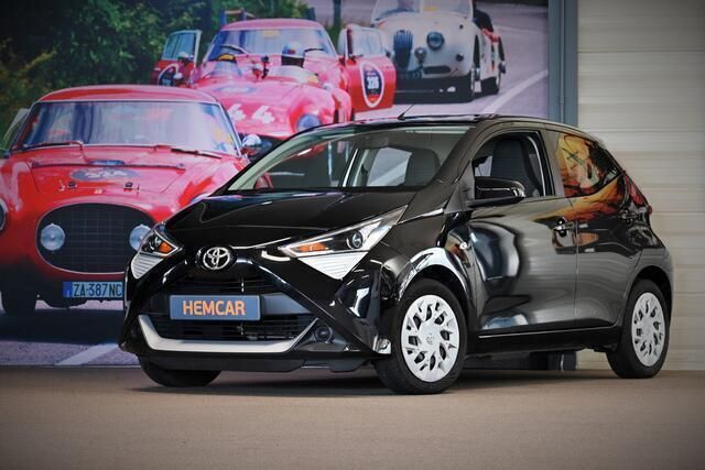 Zwart, metallic lak Gebruikt 2019 Toyota Aygo X-play Hatchback | € 9.250 (Iets duurder) - Afbeelding 1/4