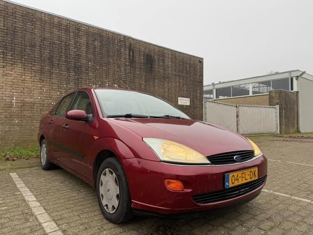 Occasion Ford Focus Ghia 101 PK (74 kW) 2000 Rood Sedan