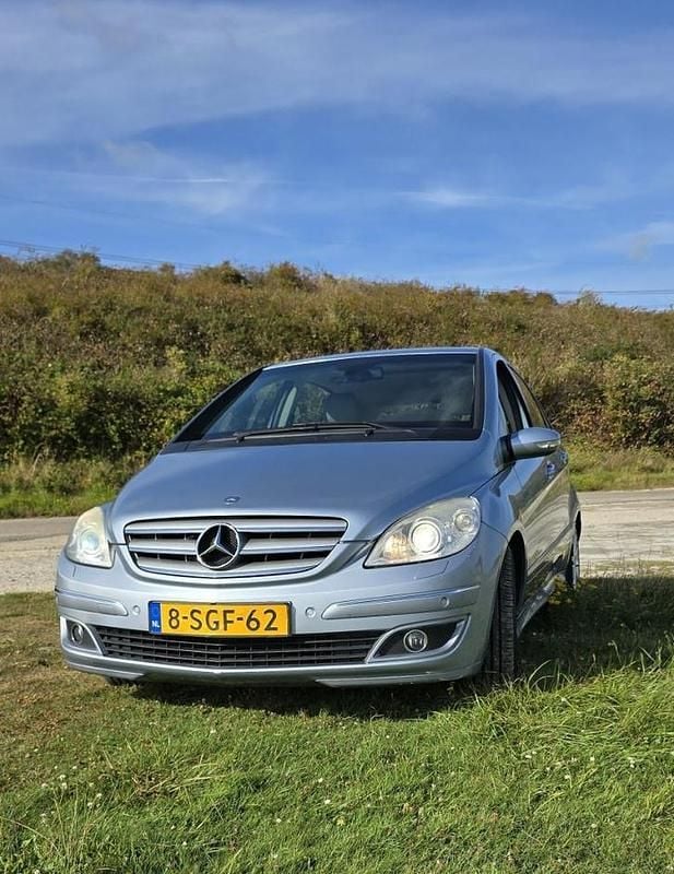 Gebruikt 2006 Mercedes B200 MPV | € 2.450 (Eerlijke prijs) - Afbeelding 1/4