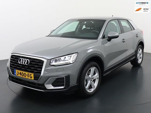 Grijs Gebruikt 2020 Audi Q2 SUV | € 25.890 (Eerlijke prijs) - Afbeelding 1/4