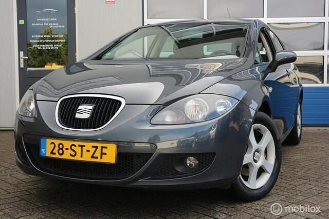Grijs Gebruikt 2006 Seat Leon Stylance Hatchback | € 1.800 (Goede deal) - Afbeelding 1/4