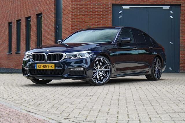 Zwart Gebruikt 2018 BMW 520 Executive Sedan | € 29.950 (Eerlijke prijs) - Afbeelding 1/4