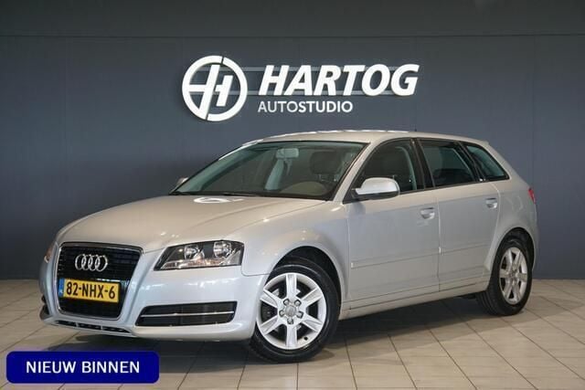 Grijs Gebruikt 2010 Audi A3 Sportback Attraction Hatchback | € 5.700 (Eerlijke prijs) - Afbeelding 1/4
