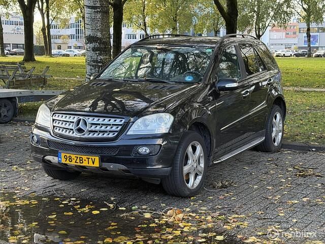 Zwart Gebruikt 2008 Mercedes 320 SUV | € 3.500 (Super prijs) - Afbeelding 1/4