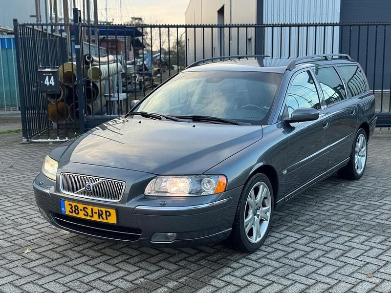Grijs Gebruikt 2006 Volvo V70 Summum Stationwagen | € 2.350 (Super prijs) - Afbeelding 1/4