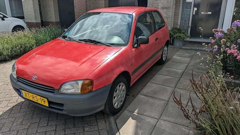 Gebruikt 1999 Toyota Starlet XLi Hatchback | € 1.999 (Eerlijke prijs) - Afbeelding 1/4