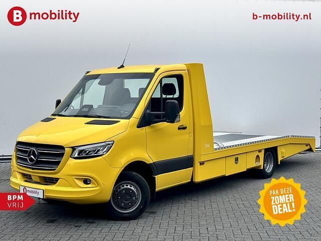 Geel Gebruikt 2024 Mercedes Sprinter Van | € 87.995 - Afbeelding 1/4