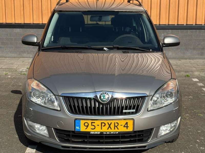 Beige Gebruikt 2011 Skoda Fabia GreenLine Stationwagen | € 1.500 (Duur) - Afbeelding 1/4