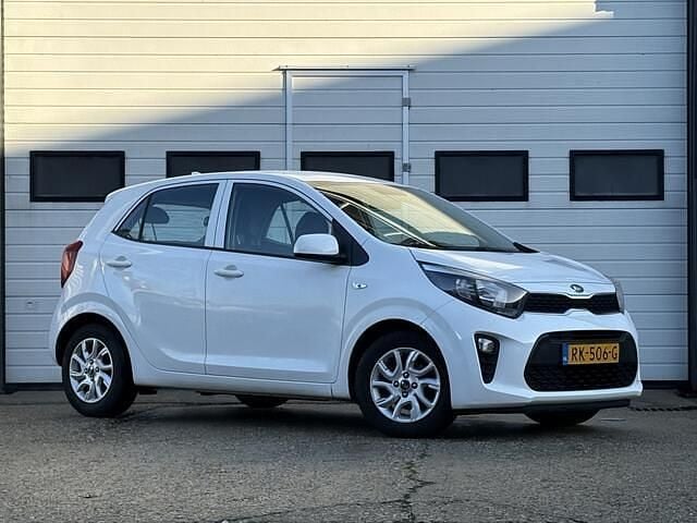 Wit Occasion 2017 Kia Picanto Comfort Hatchback | € 8.345 (Eerlijke prijs) - Afbeelding 1/4