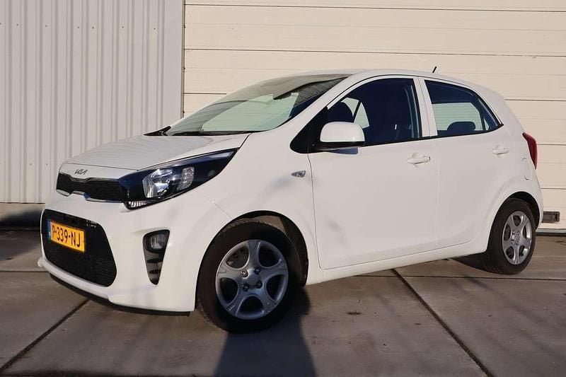 Wit Occasion 2022 Kia Picanto Comfort Hatchback | € 13.945 (Super prijs) - Afbeelding 1/4