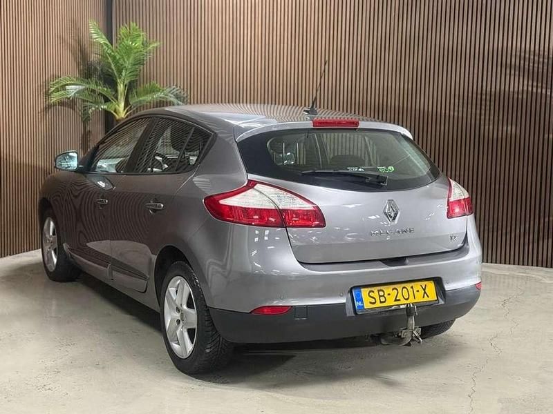 Occasion Renault Mégane III Authentique 116 PK (85 kW) 2014 Grijs Hatchback