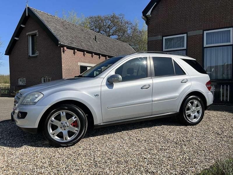 Grijs Gebruikt 2008 Mercedes ML500 SUV | € 16.450 - Afbeelding 1/4