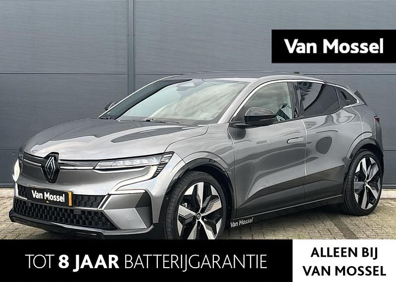 Grijs Gebruikt 2025 Renault Mégane Komfort Hatchback | € 38.440 - Afbeelding 1/4