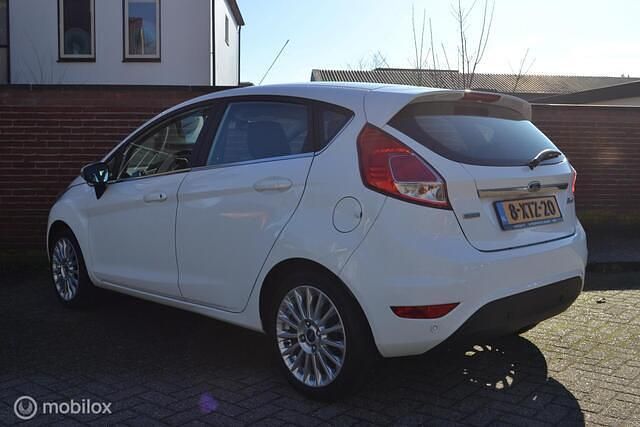 Occasion Ford Fiesta Titanium 101 PK (74 kW) 2014 Wit Hatchback