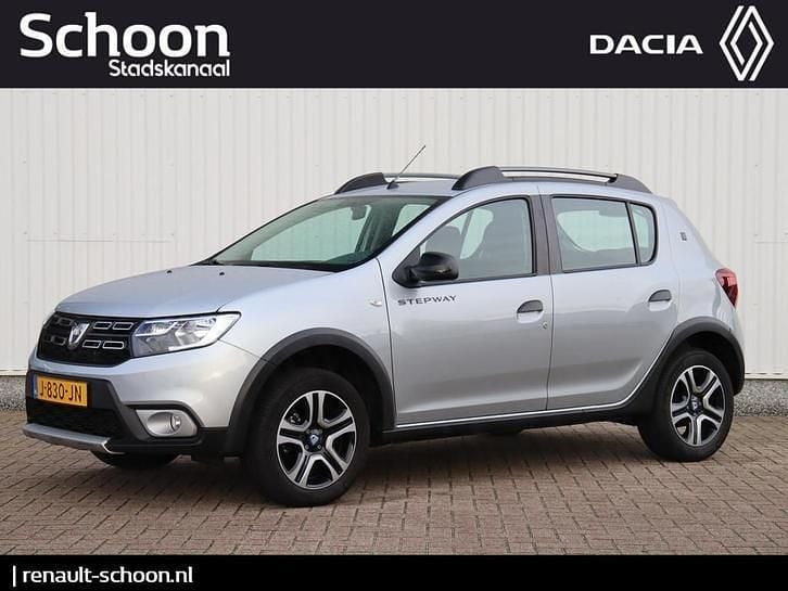 Grijs (metallic) Gebruikt 2020 Dacia Sandero Stepway Hatchback | € 12.450 (Goede deal) - Afbeelding 1/4