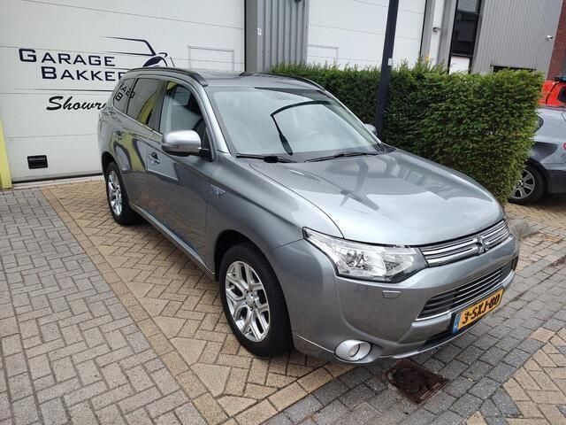 Grijs Gebruikt 2013 Mitsubishi Outlander Instyle SUV | € 8.850 (Goede deal) - Afbeelding 1/4