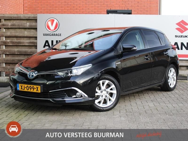 Zwart Occasion 2019 Toyota Auris Hybrid Plus Hatchback | € 14.950 (Goede deal) - Afbeelding 1/4