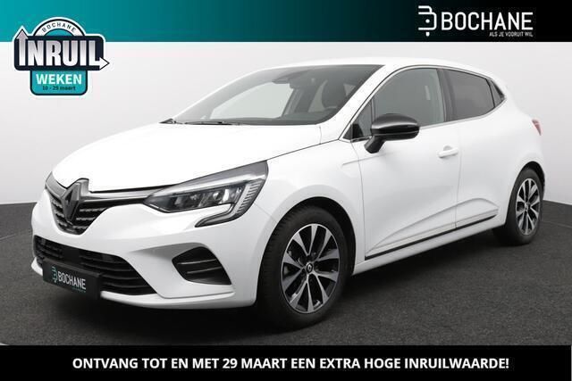 Ijswit 369 Gebruikt 2022 Renault Clio V Techno Hatchback | € 19.900 (Goede deal) - Afbeelding 1/4